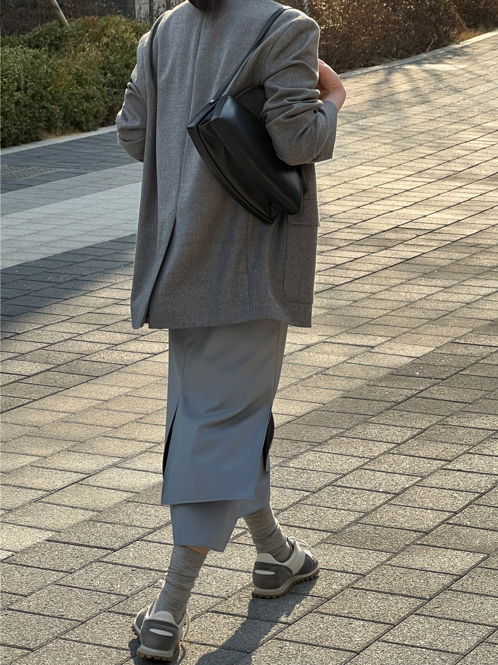치마 모델 착용 이미지-S1L73