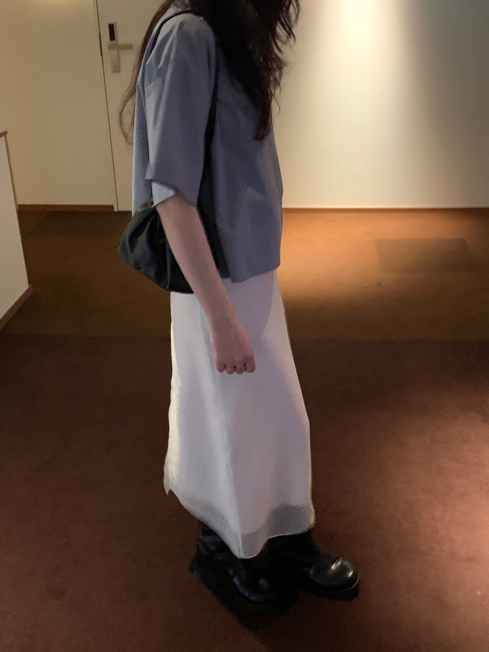 치마 모델 착용 이미지-S3L4